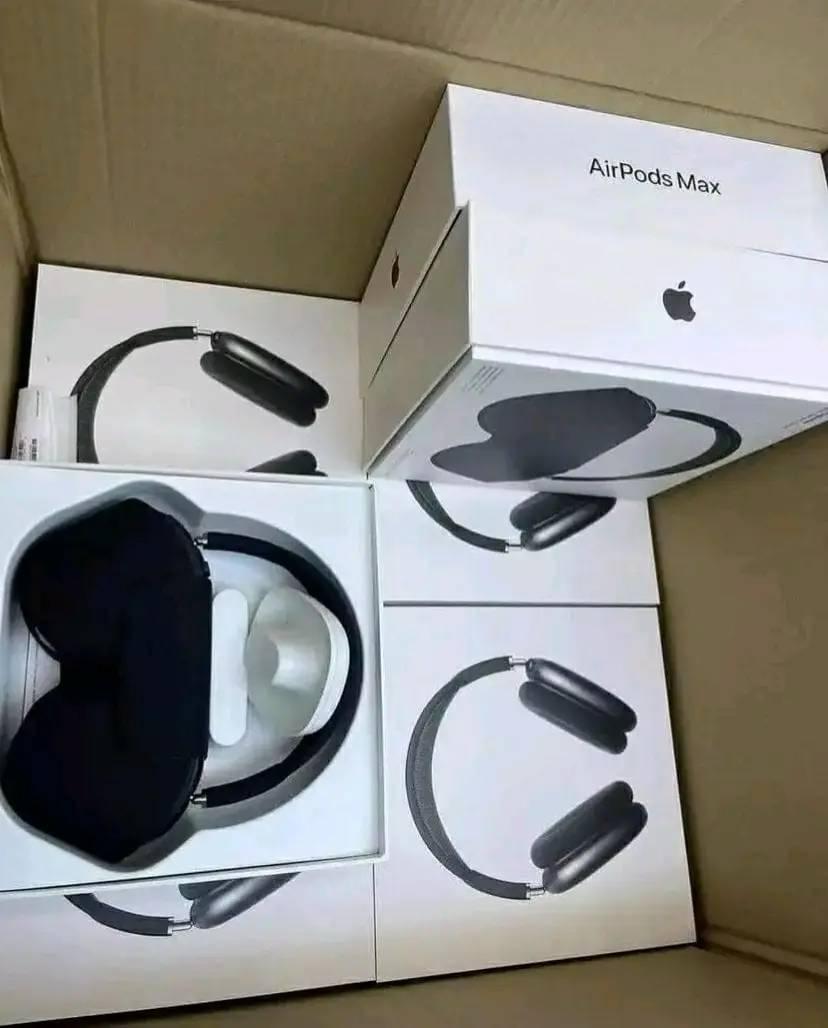 AirPods Max Pallet